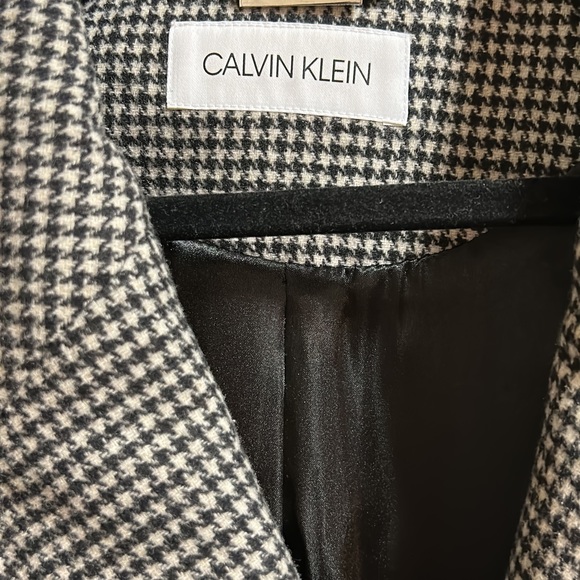 Women Winter Coat - Picture 3 of 4